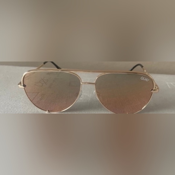 Brand New Quay High Key Sun Glasses - Picture 1 of 2